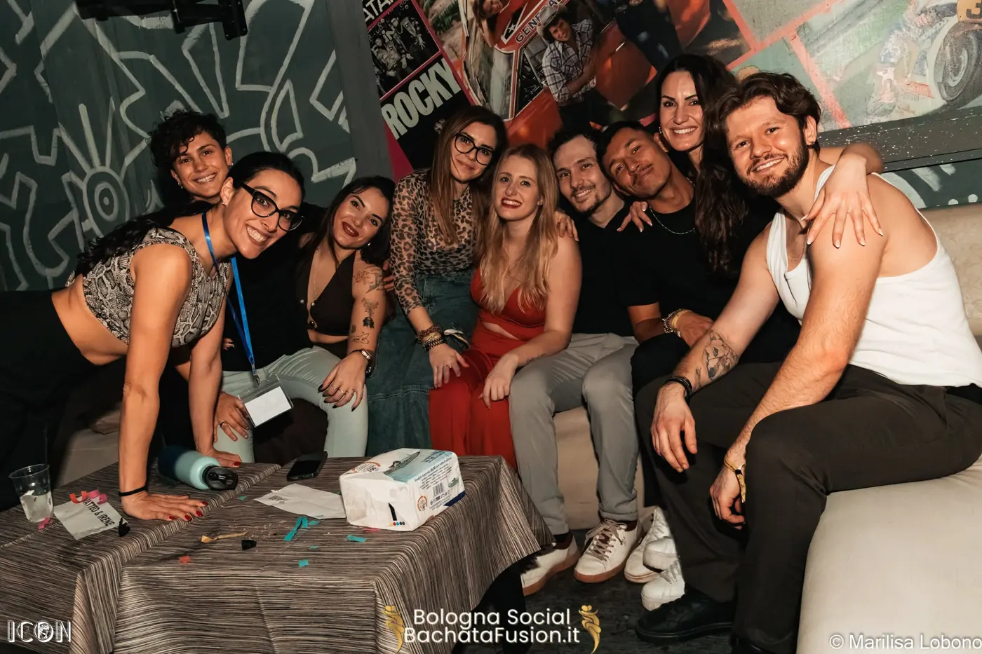 Bologna Social, prima edizione: gruppo seduto al tavolo